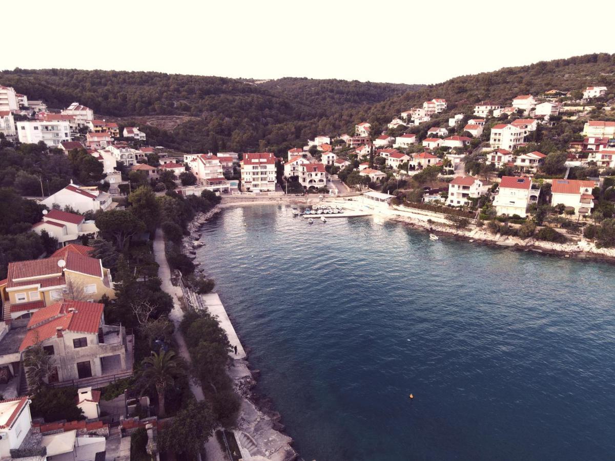 Apartments Victoria Trogir Exterior foto