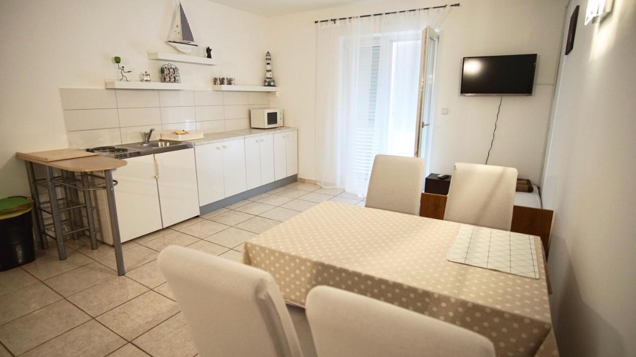 Apartments Victoria Trogir Exterior foto