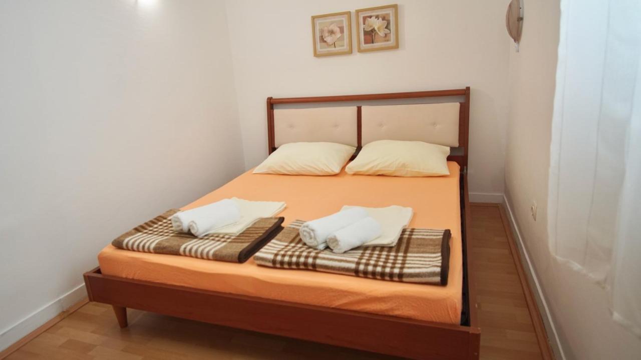 Apartments Victoria Trogir Exterior foto