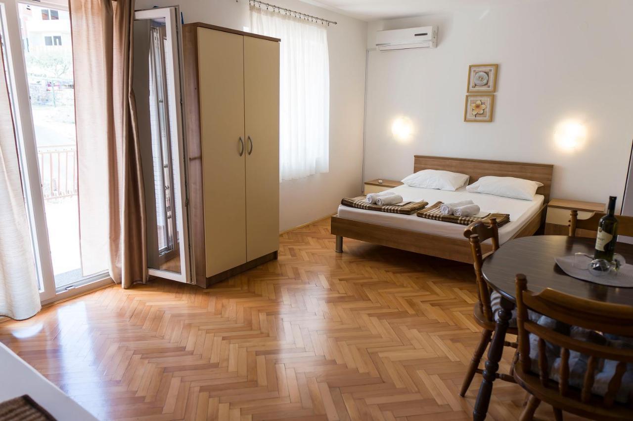 Apartments Victoria Trogir Exterior foto