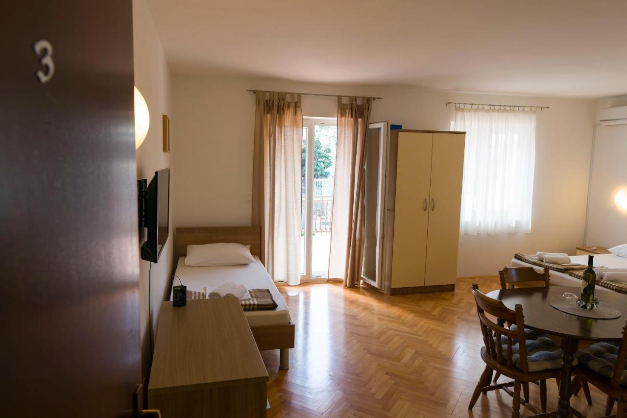 Apartments Victoria Trogir Exterior foto