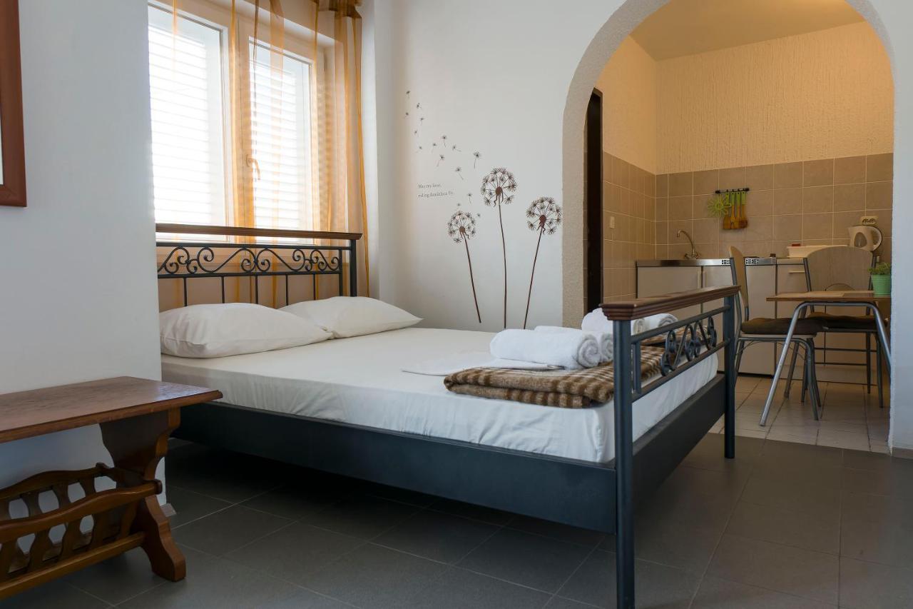 Apartments Victoria Trogir Exterior foto