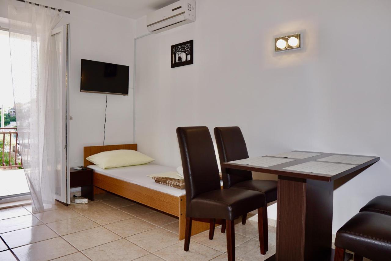 Apartments Victoria Trogir Exterior foto